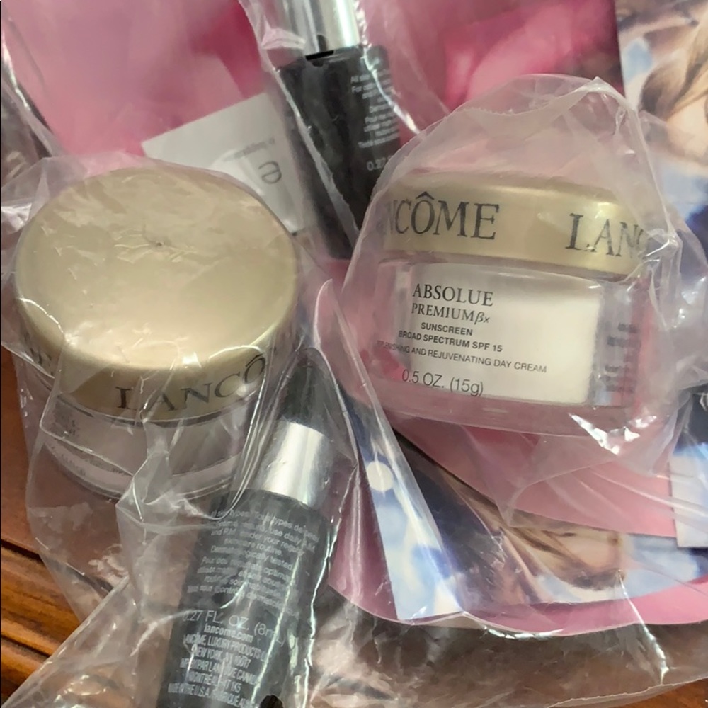 Lancôme sample bundle IN PLASTIC